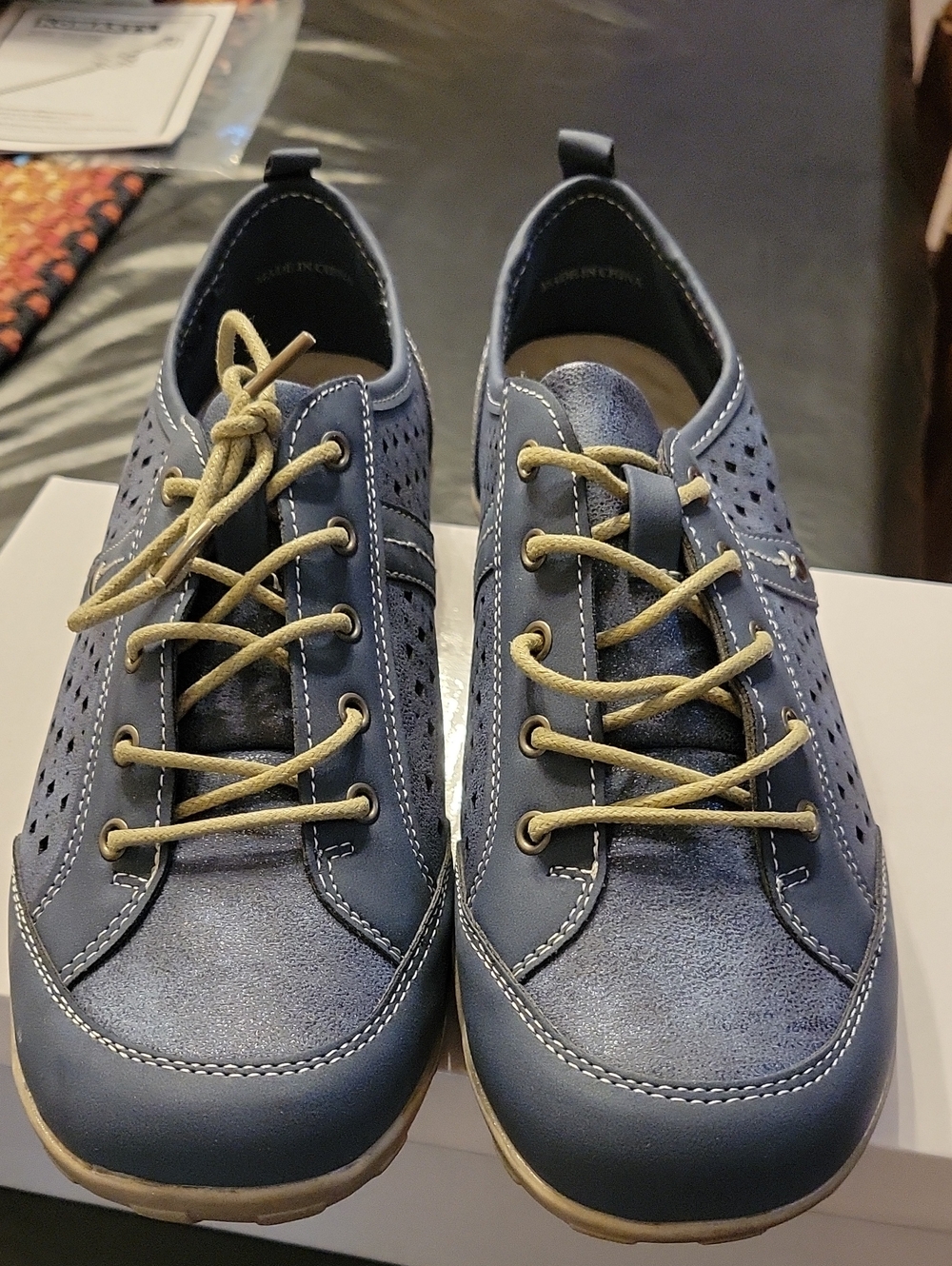 NorthStyle Navy and Tan Women's Perforated Lace-Up Sneakers